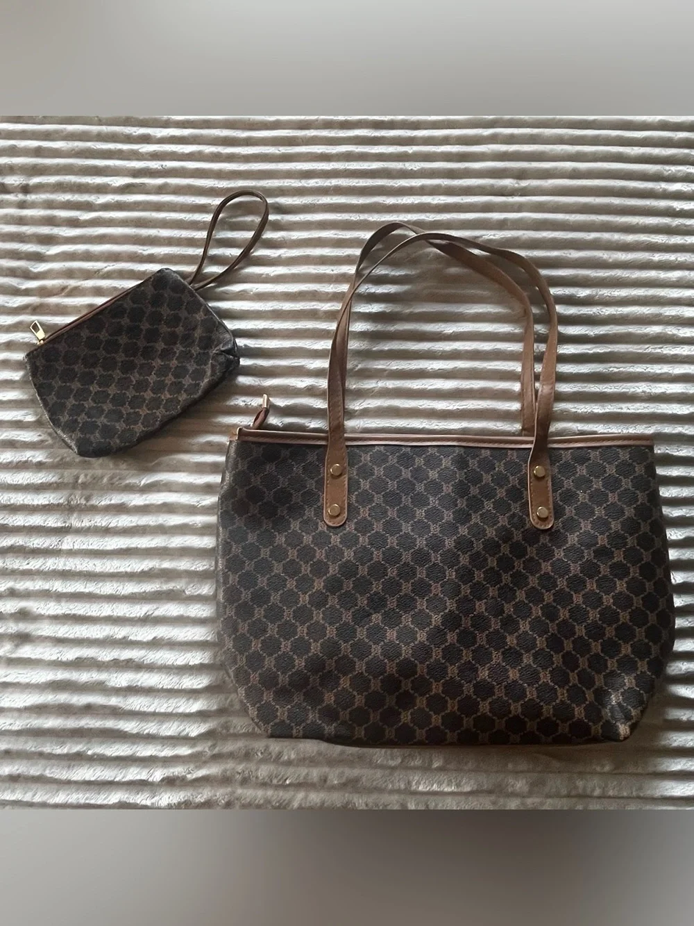 monogram pattern tote bag & matching wristlet set ♡